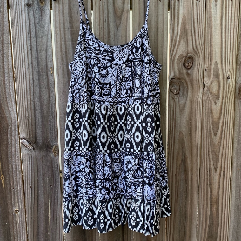 Junior’s Mossimo Patterned Asymmetrical Dress. - image 1